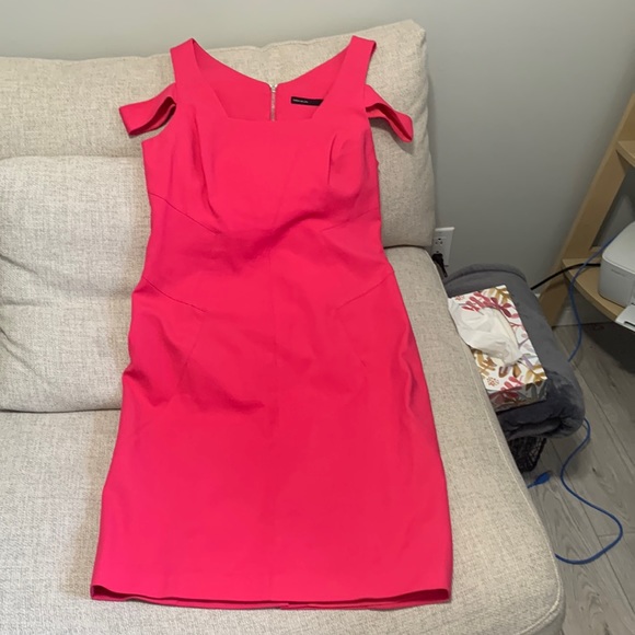 Gorgeous Fusia dress perfect for summer evening - Picture 1 of 2